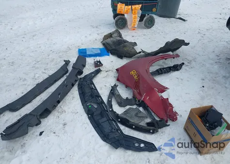 2024 Toyota Highlander Xle z USA, uszkodzony, nr VIN 5TDKDRBH9RS541305